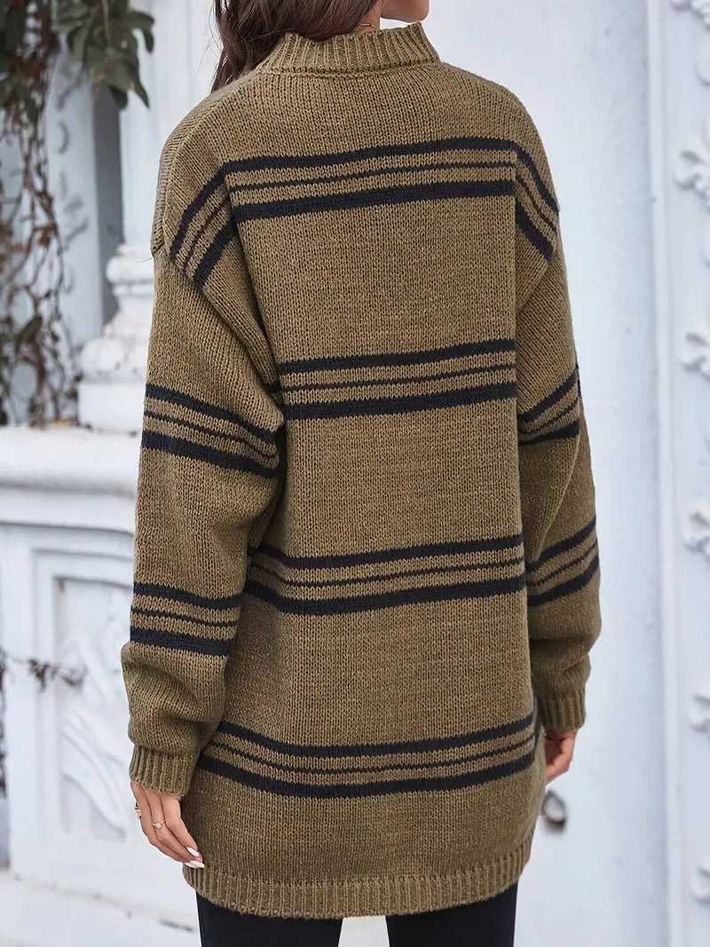 Sweter Damski z Wysokim Dekoltem i Kieszenią